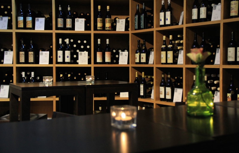 magasin-LA LONDE LES MAURES-min_wine_vinorama_wine_bottle_cellar_red_wine_wines_storage_wine_rack-1077047